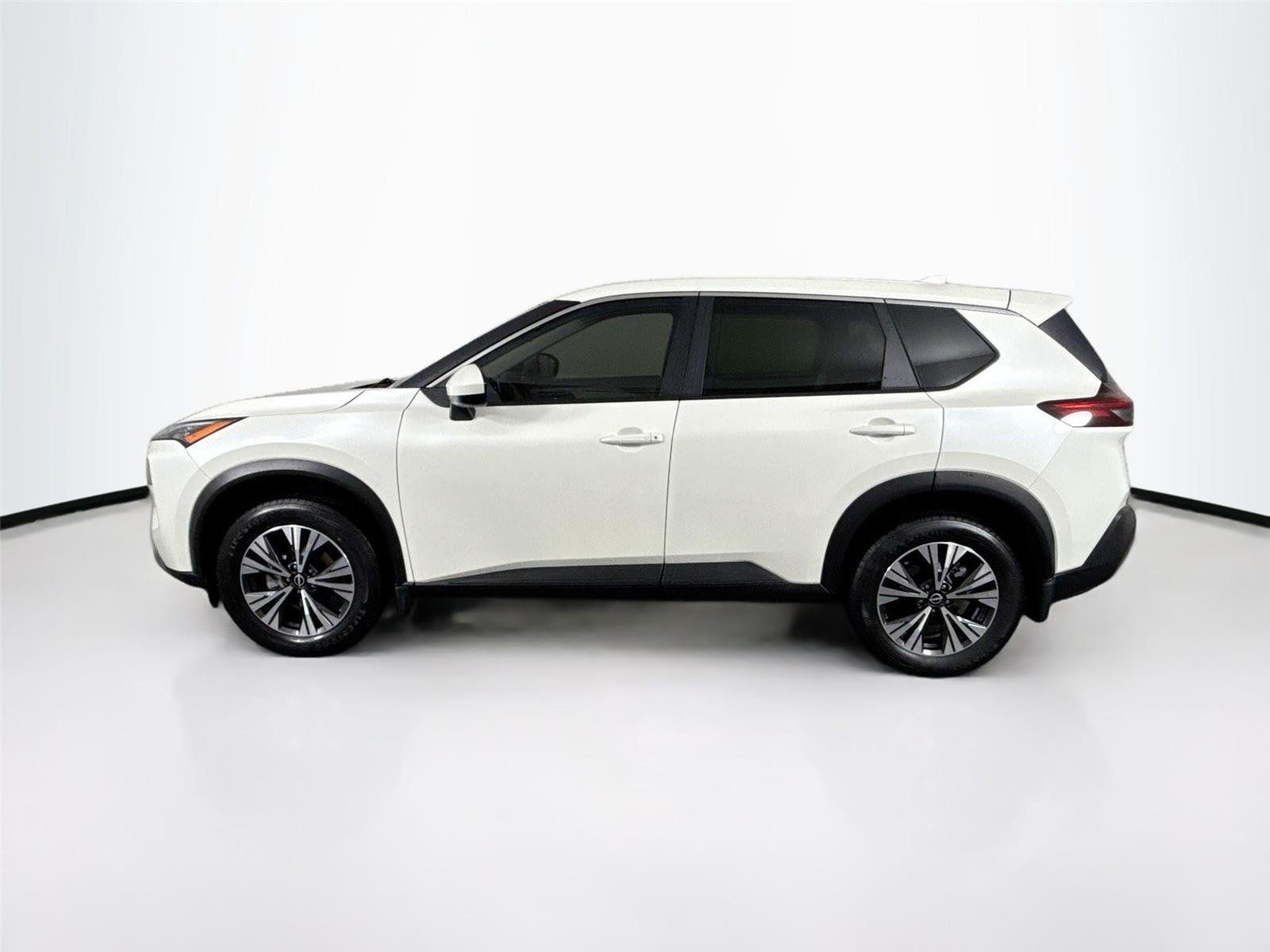 Used 2023 Pearl White Tricoat Nissan SV image 12