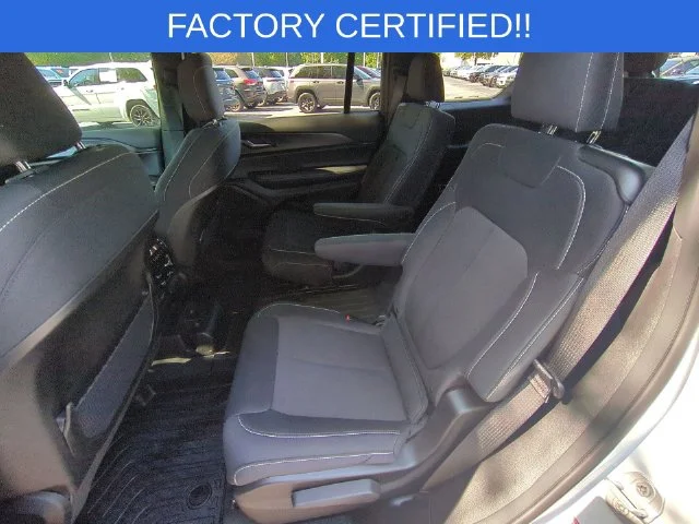 Used 2024 White Jeep Laredo image 31