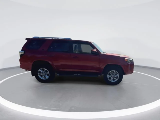 Used 2018 Red Toyota SR5 image 12
