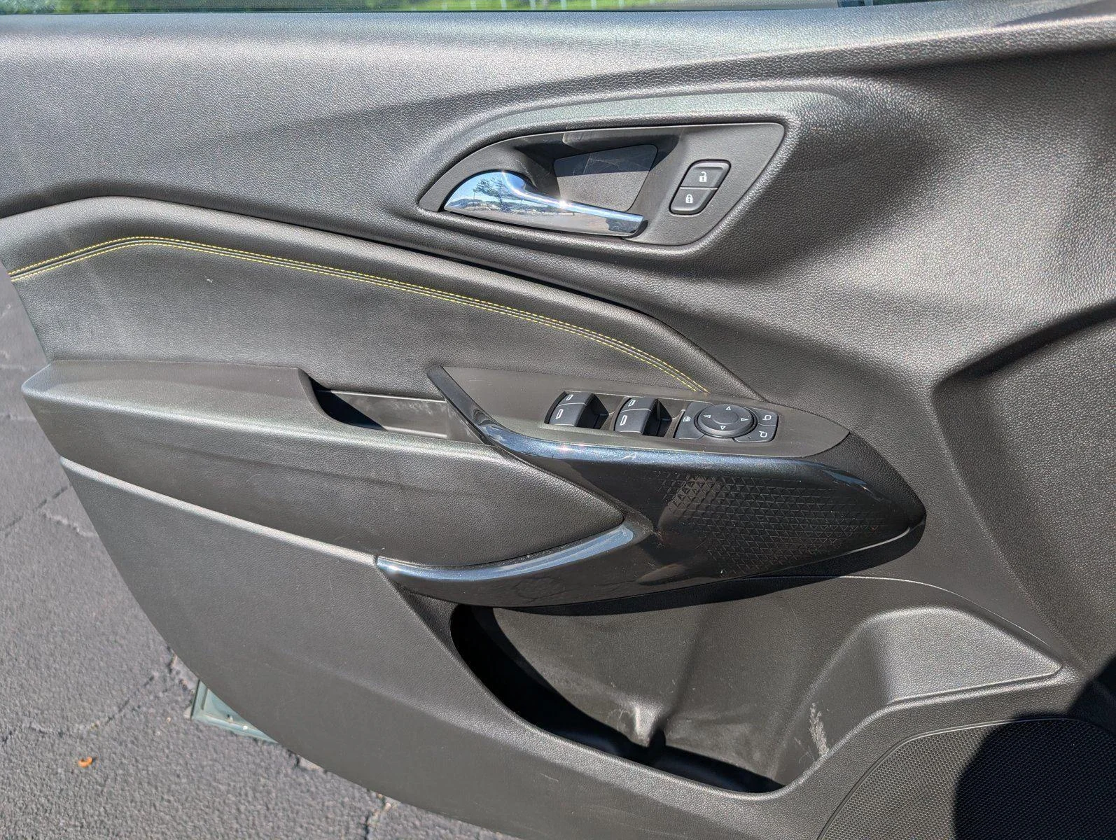 Used 2025 Cypress Gray Chevrolet LT image 14