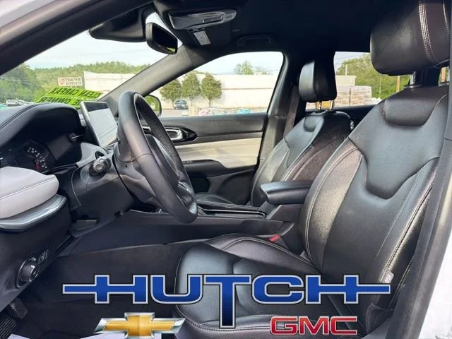 Used 2025 White Jeep Limited 4x4 image 22