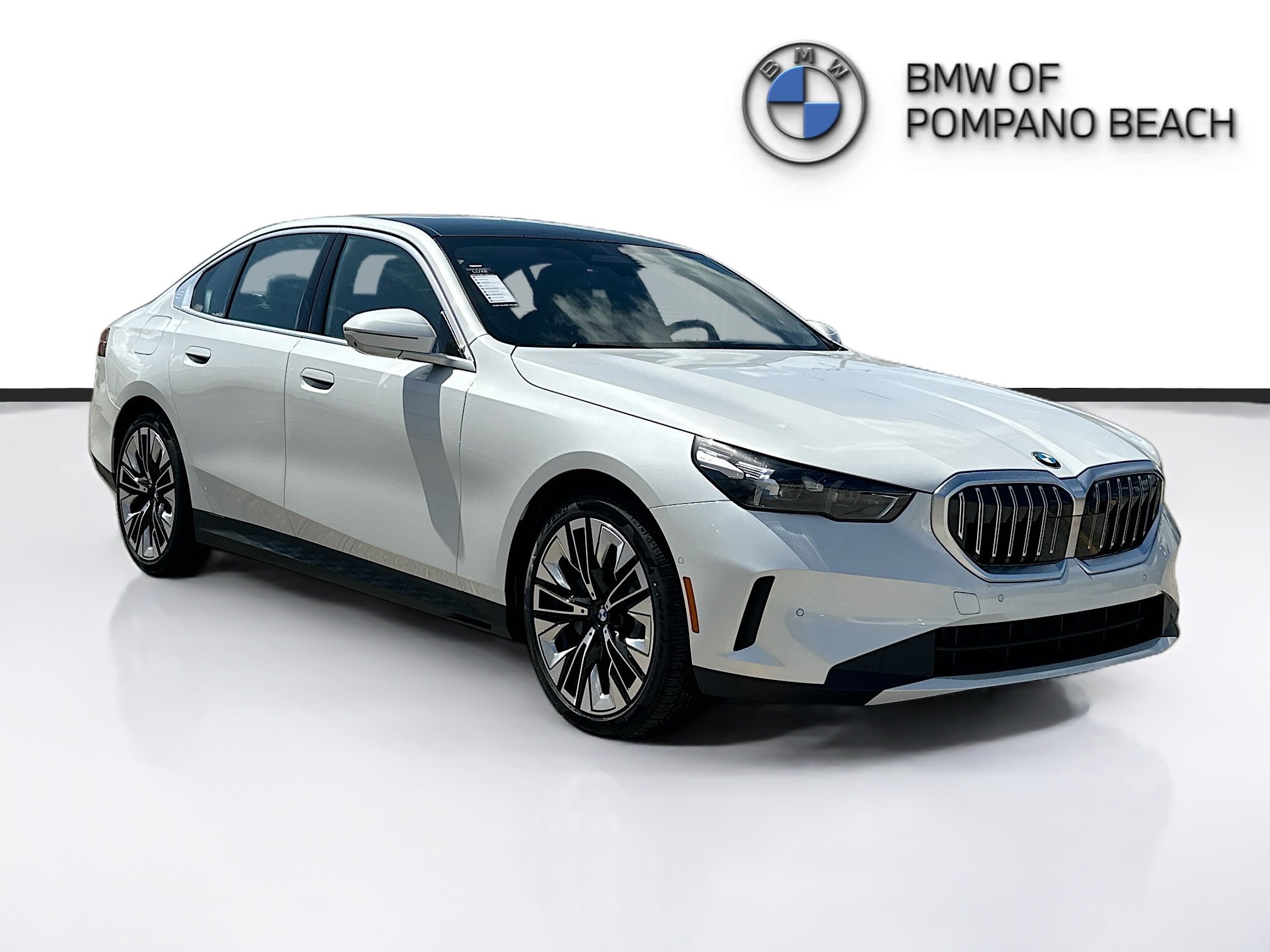 New 2026 Mineral White Metallic BMW 530i image 1