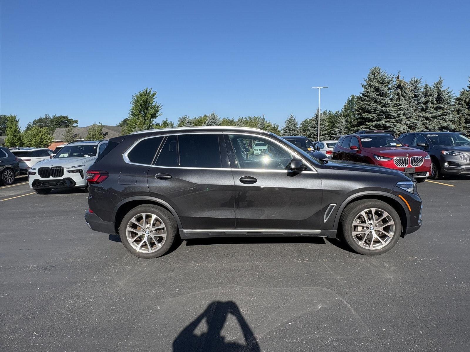 Certified Used 2023 Dark Graphite Metallic BMW xDrive40i image 9