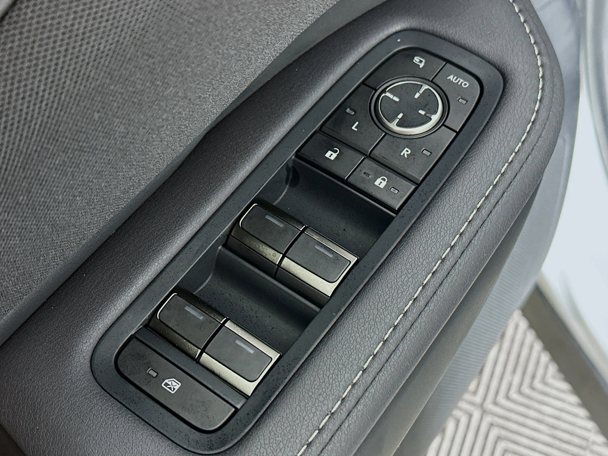 2026 Lexus TX 350 Luxury - Photo 17