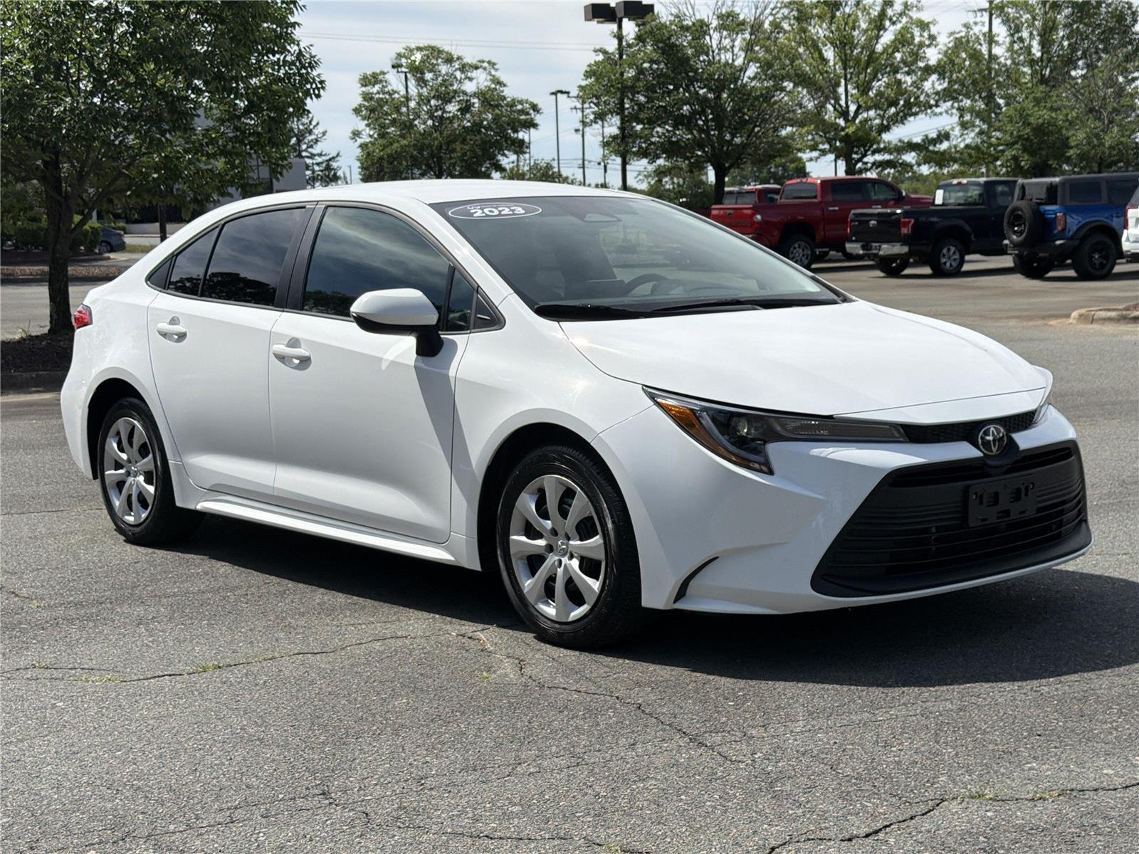 Used 2023 Ice Cap Toyota LE image 30