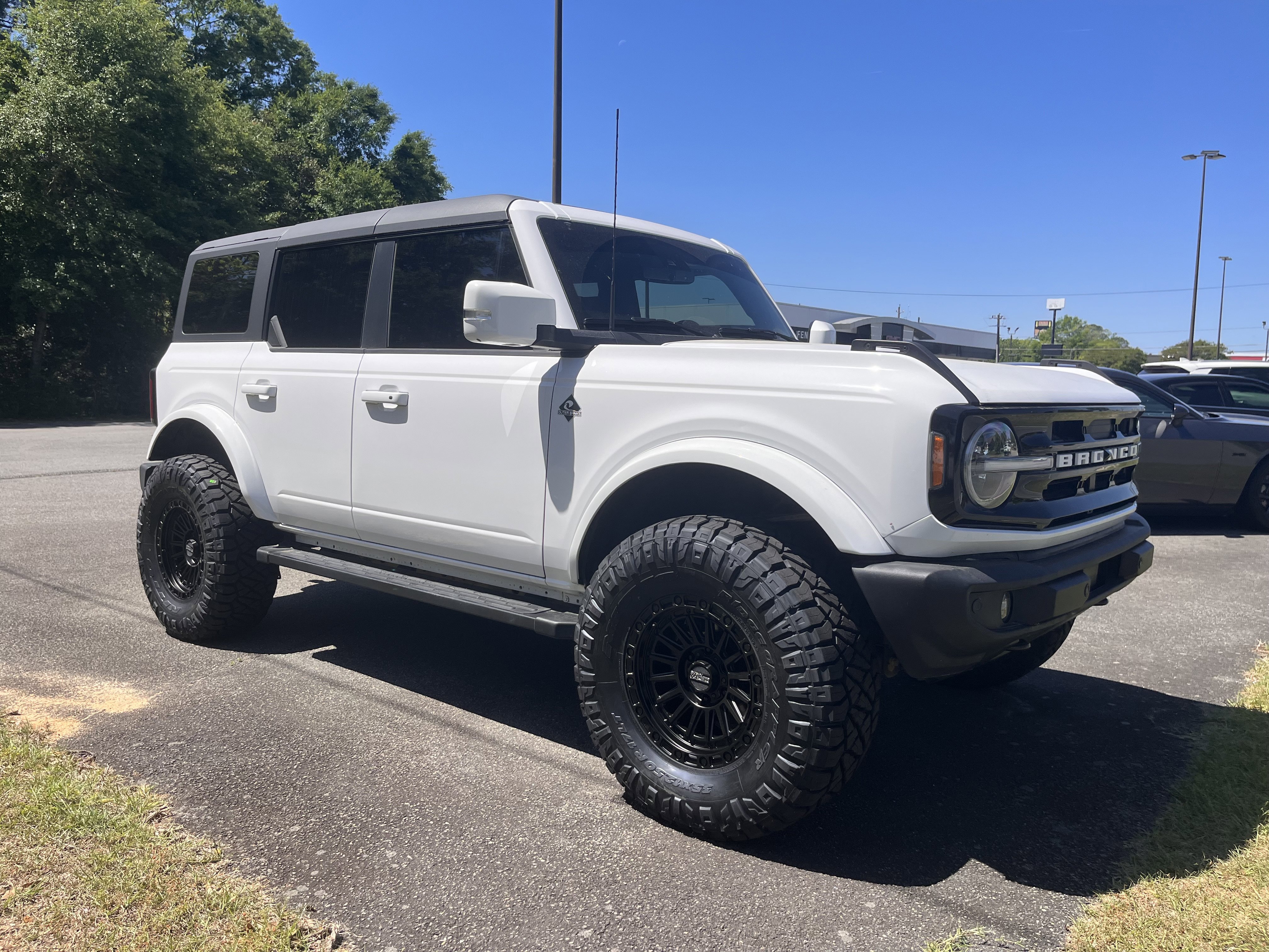 2023 Ford Bronco 4-Door Outer Banks