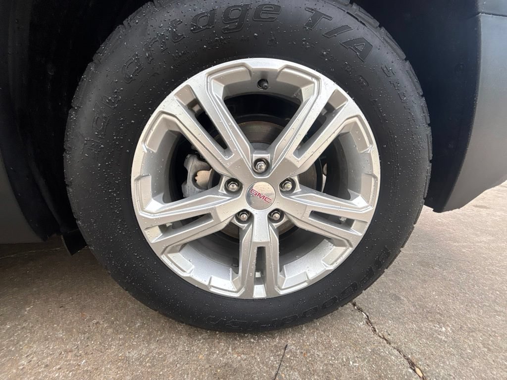 Used 2020 GRAPHITE GRAY METALLIC GMC SLE image 11