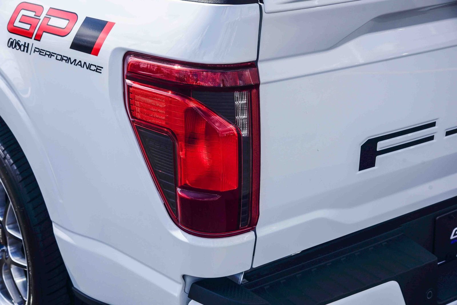 New 2026 Oxford White Ford XL image 7