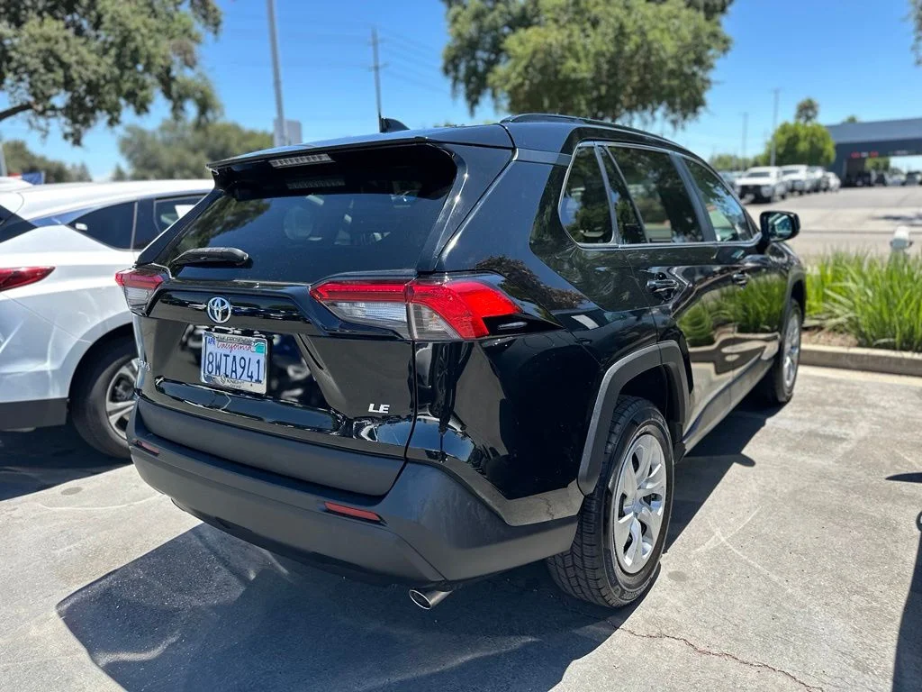 Used 2021 Midnight Black Metallic Toyota LE image 5