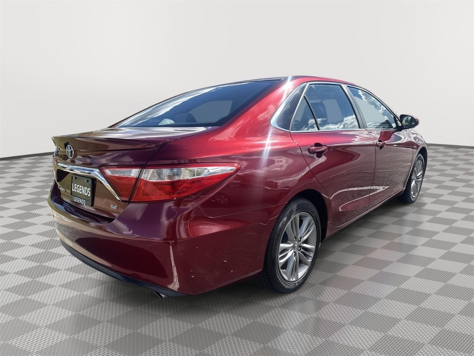 Certified Used 2016 Ruby Flare Pearl Toyota XLE image 5