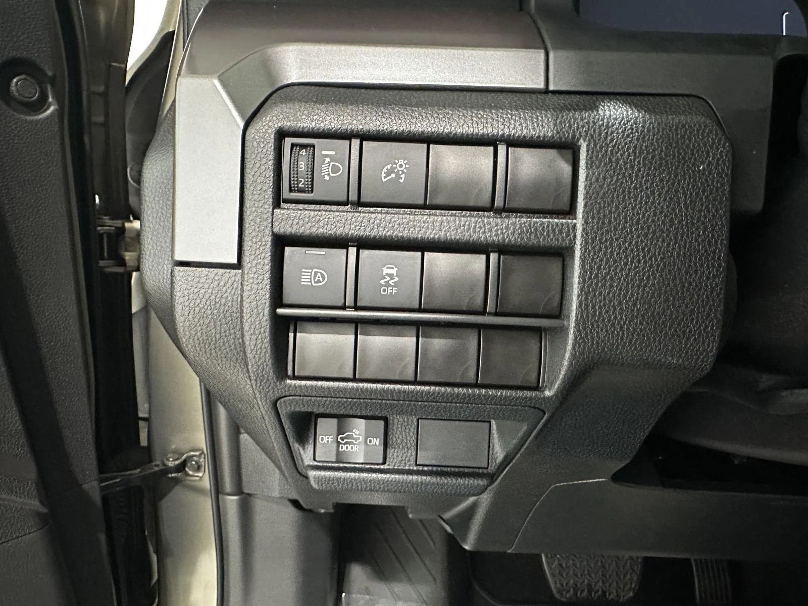 Used 2024 Bronze Oxide Toyota SR5 image 17