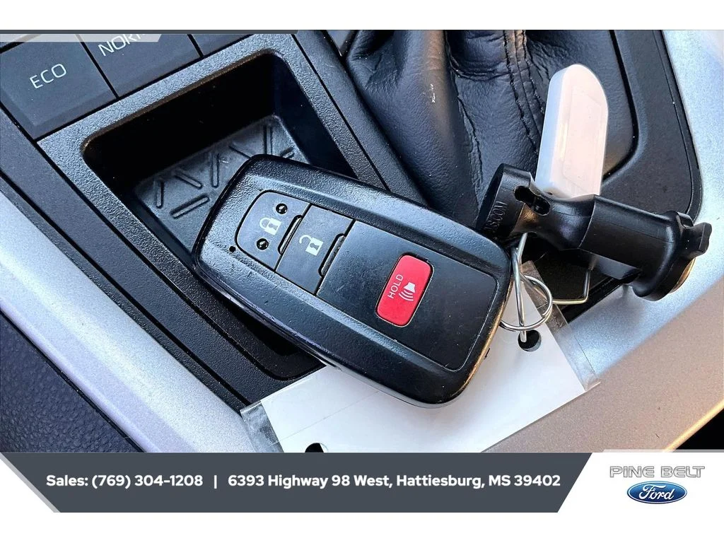 Used 2024 Ice Cap Toyota XLE image 10