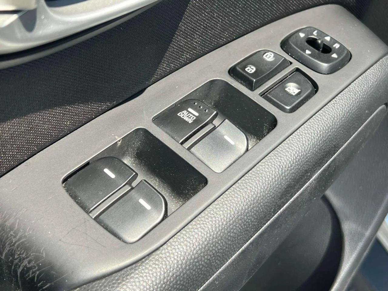 Used 2016 Bright Silver Kia Base image 18