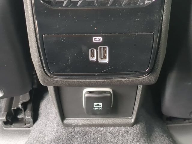 New 2026 Bright White Clearcoat Jeep Latitude image 17