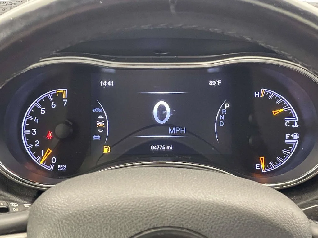 Used 2018 White Jeep Altitude image 37