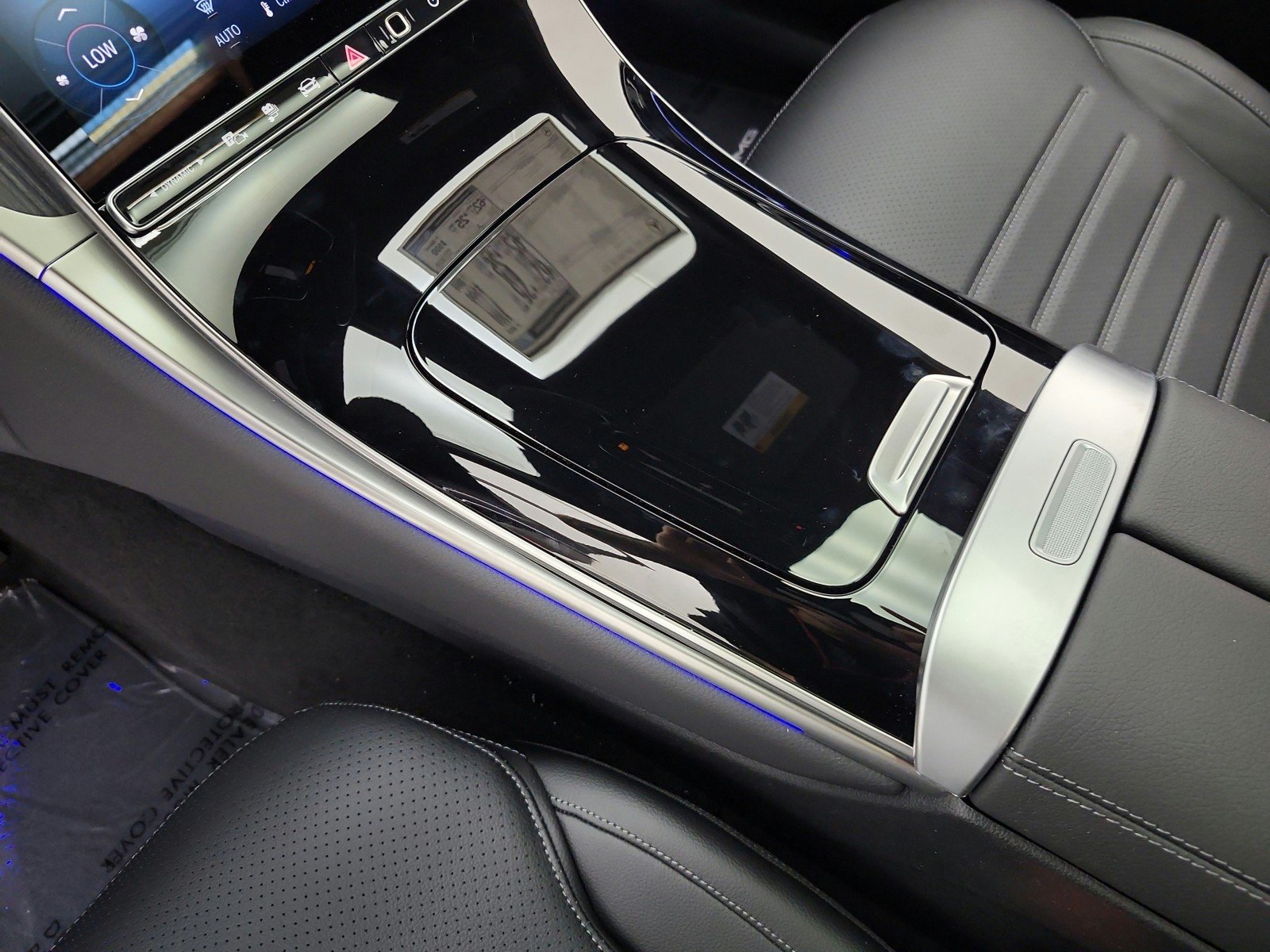 New 2027 Black Mercedes-Benz GLC 350e 4MATIC® SUV image 9