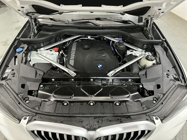 Used 2026 White BMW xDrive40i image 20