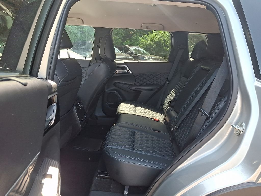 Used 2024 Silver Mitsubishi SEL image 10