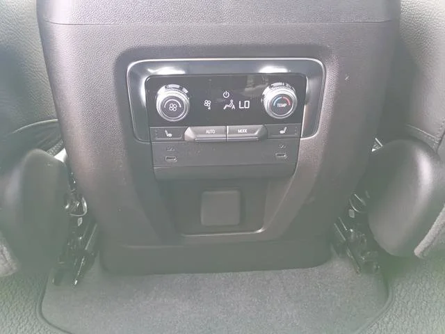 2026 GMC Yukon Denali - Photo 25