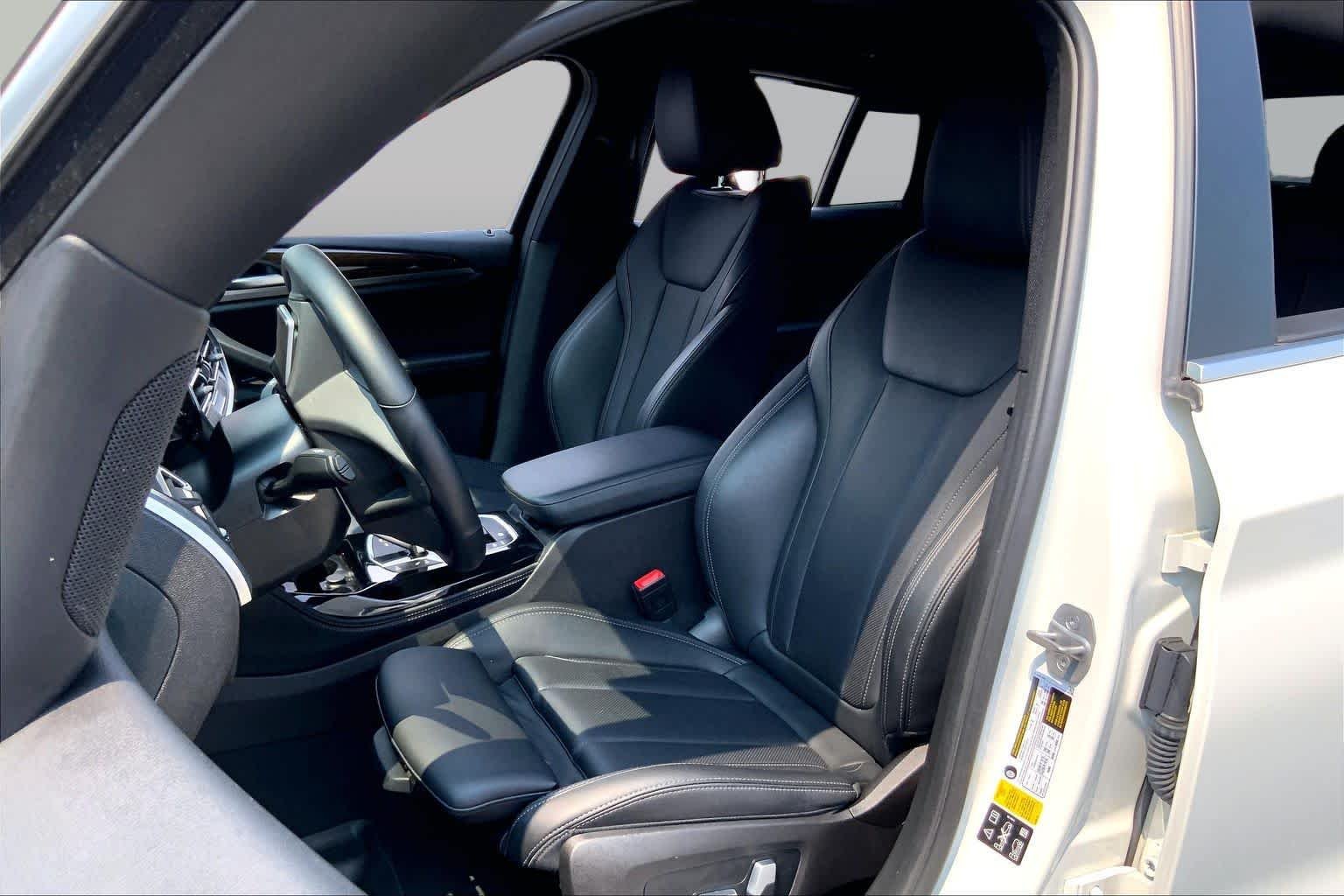 Used 2022 Alpine White BMW xDrive30i image 9