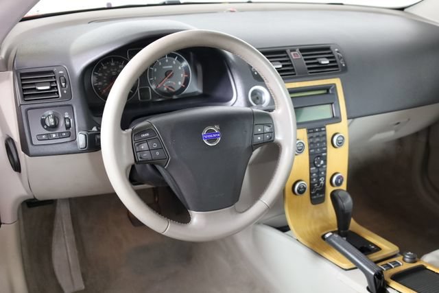 Used 2008 Red Volvo T5 M image 2