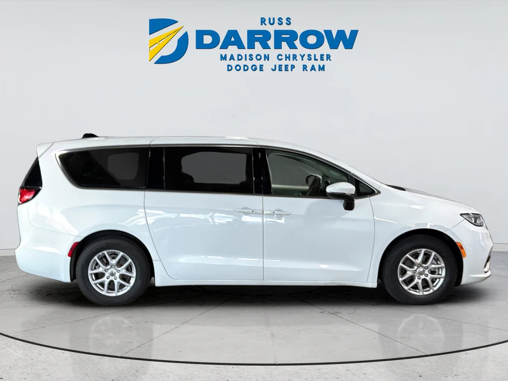Used 2023 White Chrysler Touring L image 6