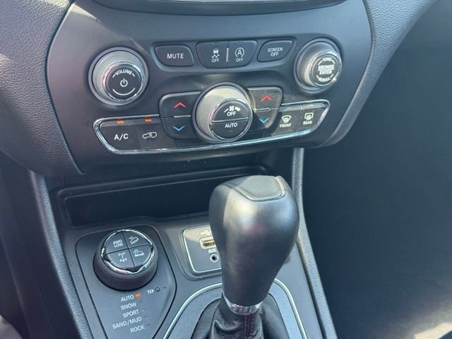 Used 2022 Black Jeep Trailhawk image 35