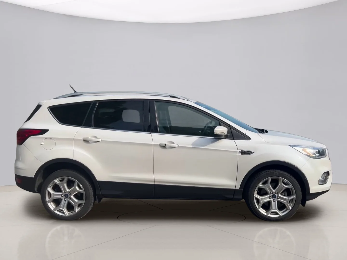 Used 2019 White Ford  image 6