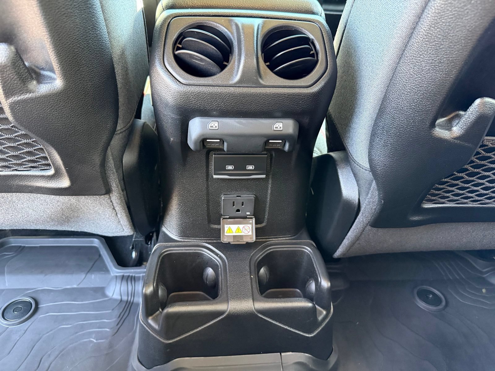 2025 Jeep Wrangler 4-Door Rubicon - Photo 33