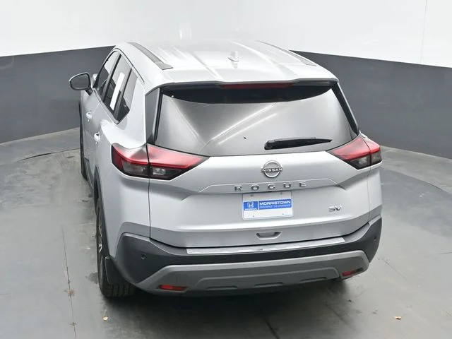 Used 2022 Silver Nissan SV image 33