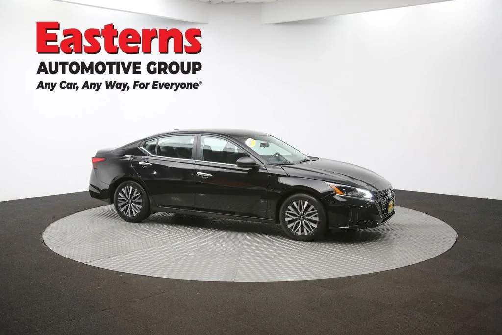 Used 2024 Black Nissan 2.5 SV image 45