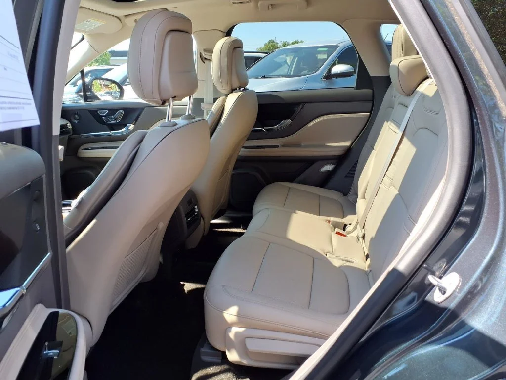 Used 2020 Blue Lincoln Reserve image 15