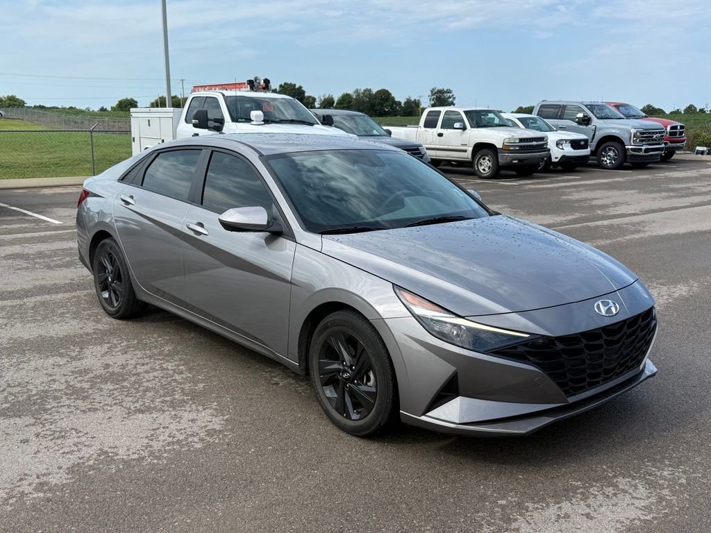 Used 2023 Gray Hyundai SEL image 2