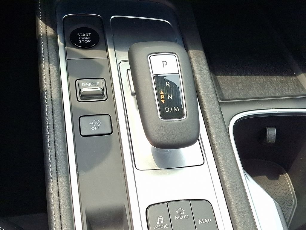 Used 2026 White INFINITI LUXE image 17