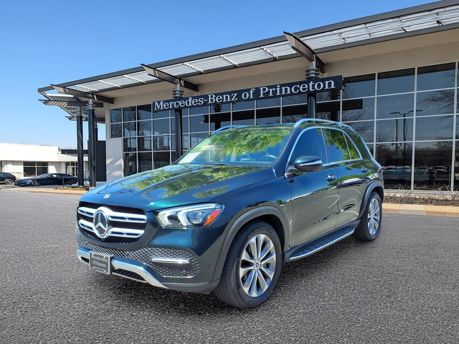 Certified Used 2023 Emerald Green Metallic Mercedes-Benz GLE 350 4MATIC® SUV image 7