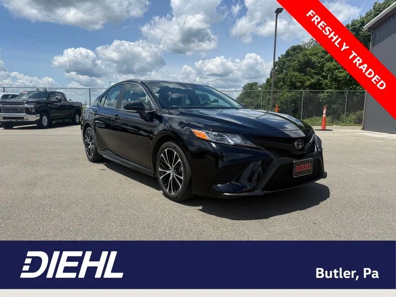 Used 2019 Black Toyota SE image 1