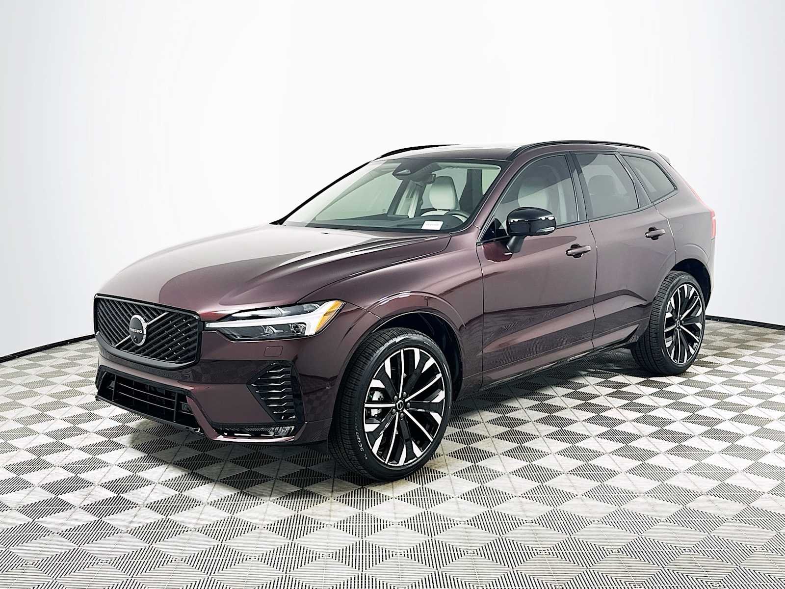 New 2026 Mulberry Red Volvo Ultra image 3