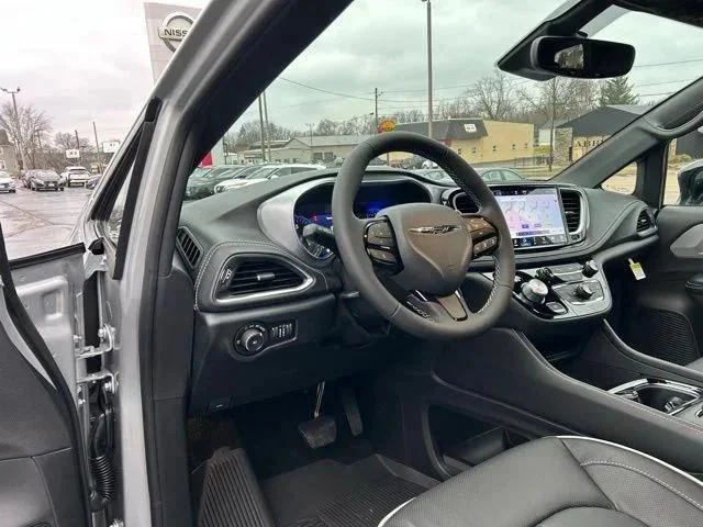 2026 Chrysler Pacifica Limited - Photo 29