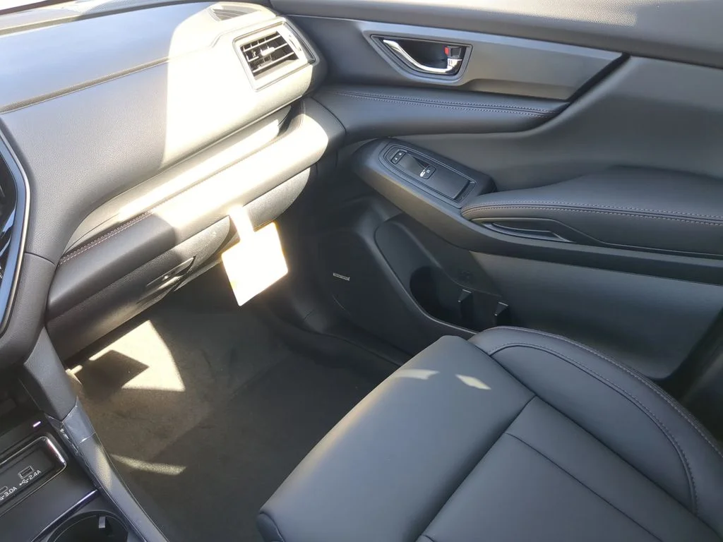 New 2026 CRYSTAL WHITE PEARL Subaru Limited Bronze Edition 7-Passenger image 16