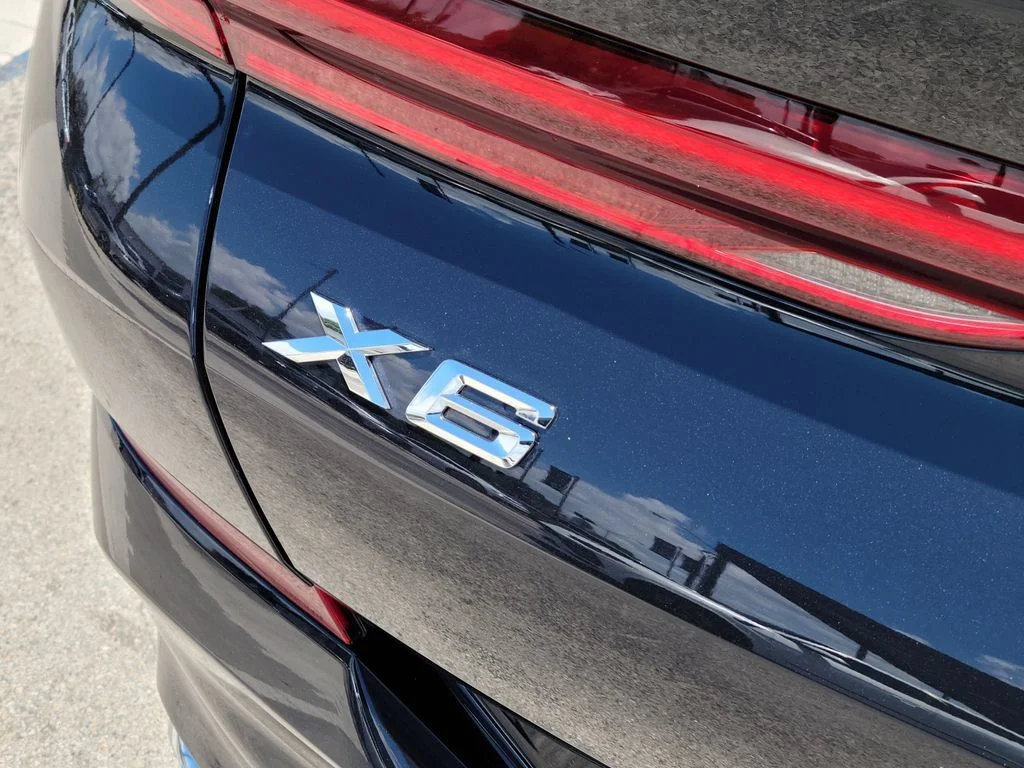 Used 2026 Carbon Black Metallic BMW xDrive40i image 7