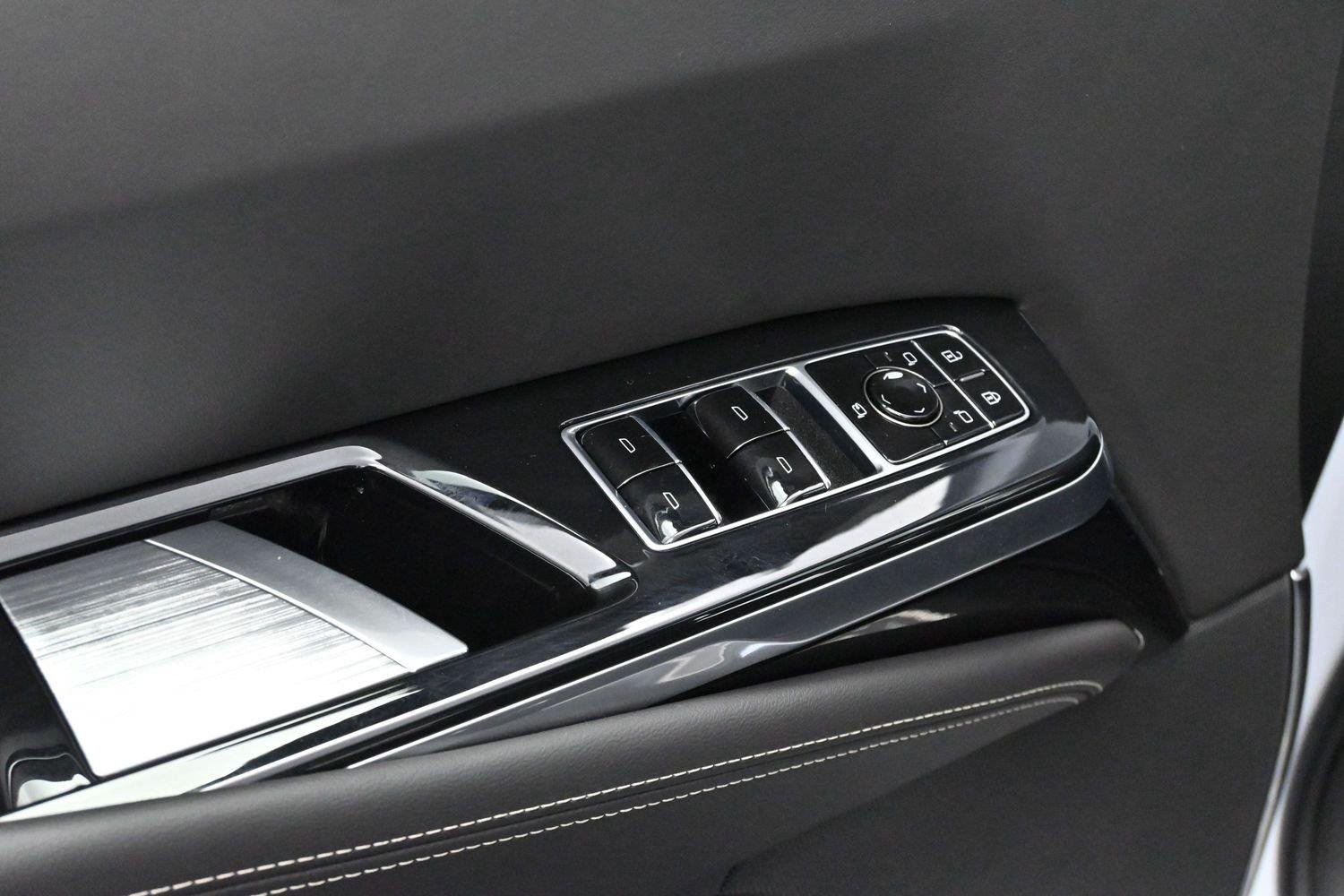 Used 2026 Vibrant White Tricoat Cadillac Platinum Sport image 11