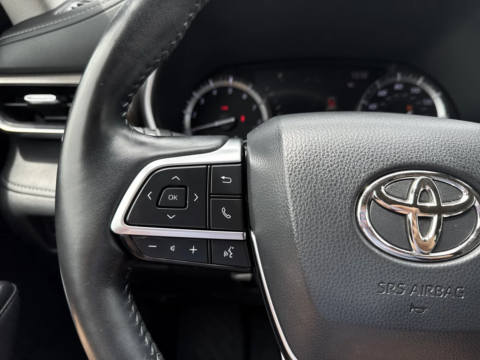 Used 2021 Moondust Toyota Limited image 21