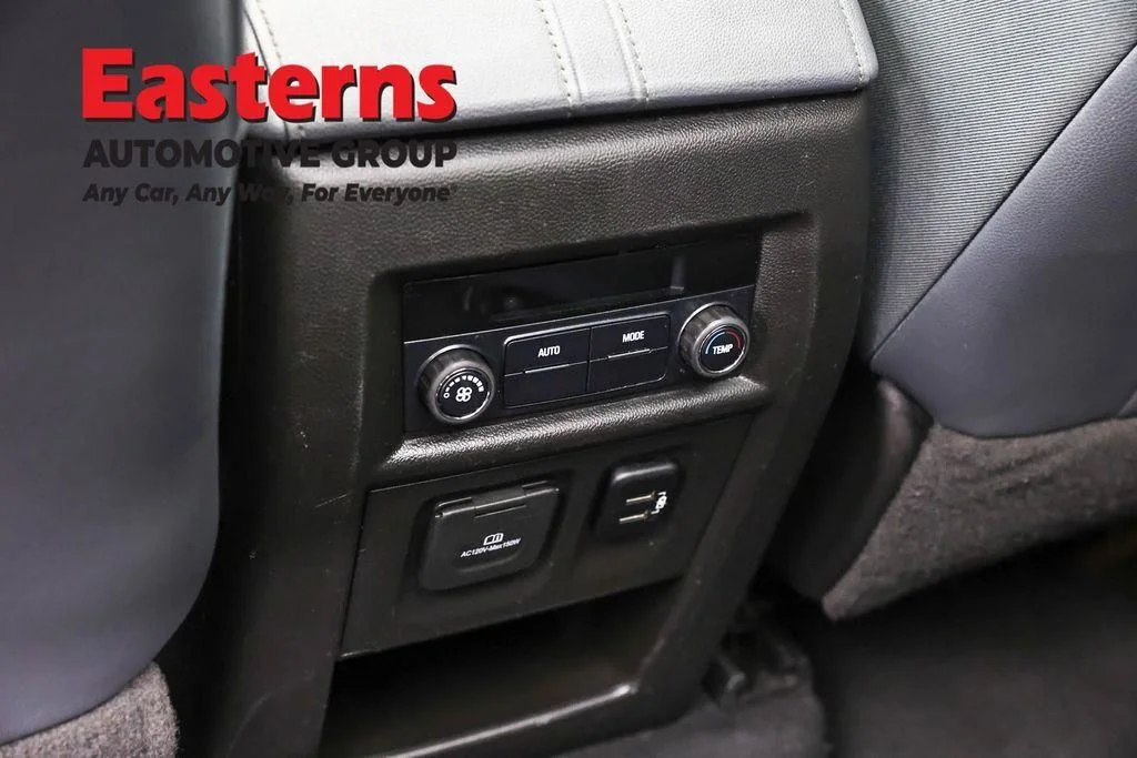 Used 2018 Gray Chevrolet 3LT image 26