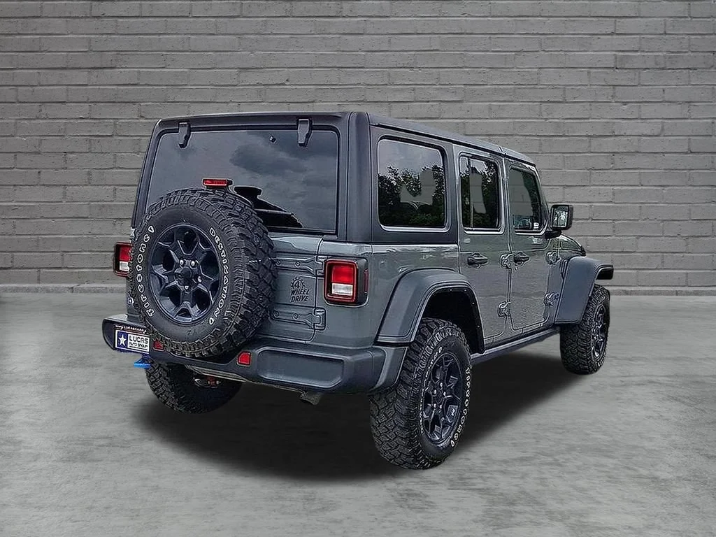 Used 2023 Gray Jeep 4x4 image 13