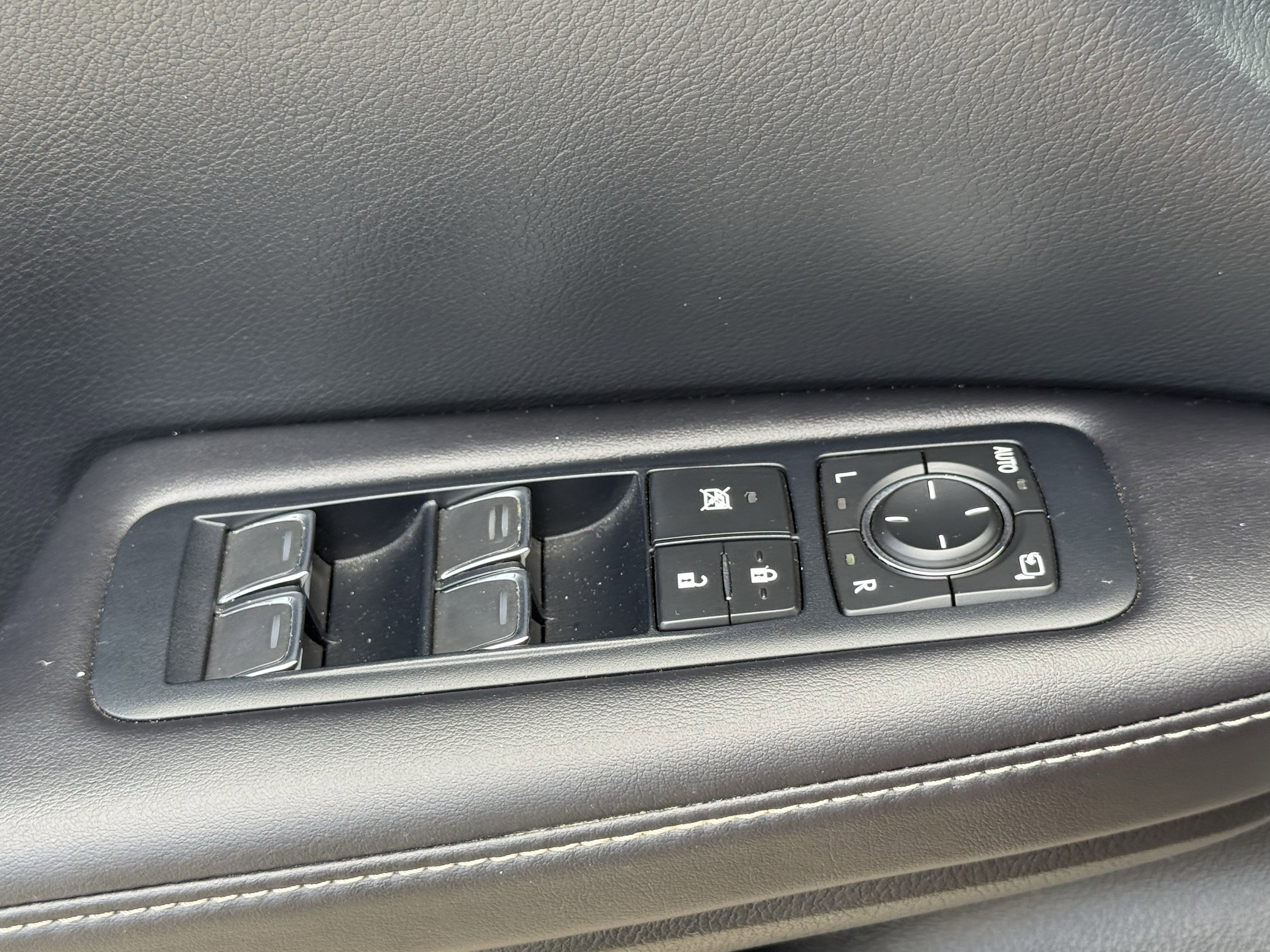 Used 2018 Silver Lexus RX 350L Premium image 26