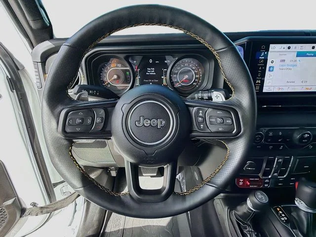 Used 2025 White Jeep Rubicon 392 image 12