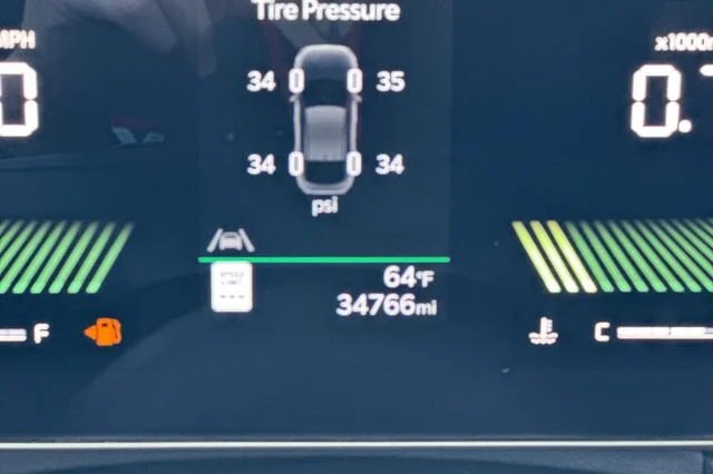 2025 Kia K4 LXS - Photo 28