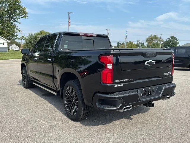 Used 2022 Black Chevrolet High Country image 20