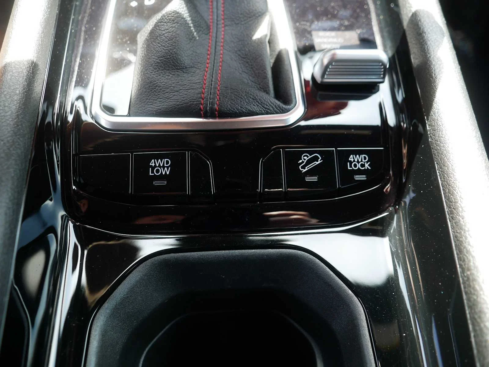 2025 Jeep Compass Trailhawk - Photo 31