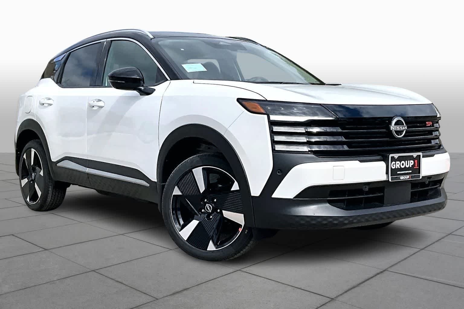New 2026 Aspen White TriCoat / Super Black Two-tone Nissan SR image 2